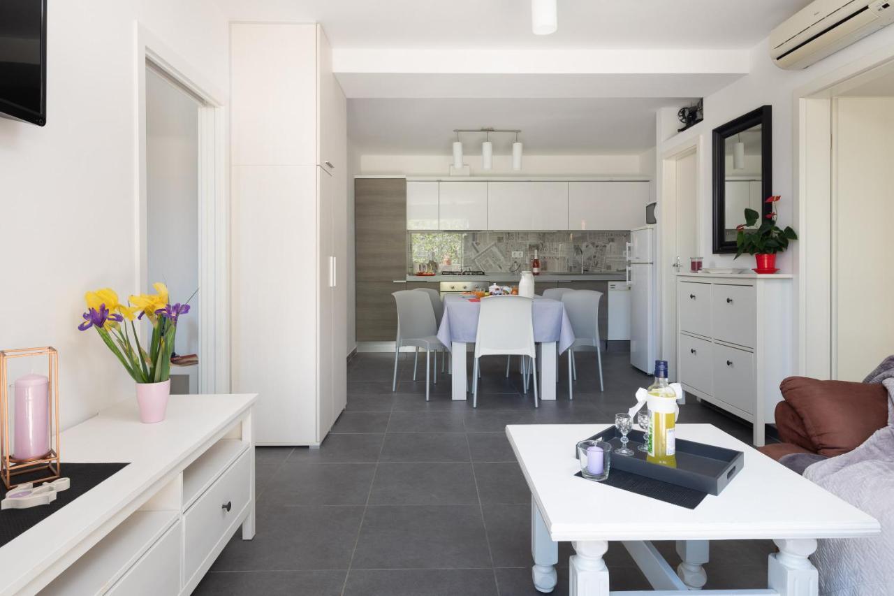 Seaside Apartment Kamelia Mimice Exterior photo